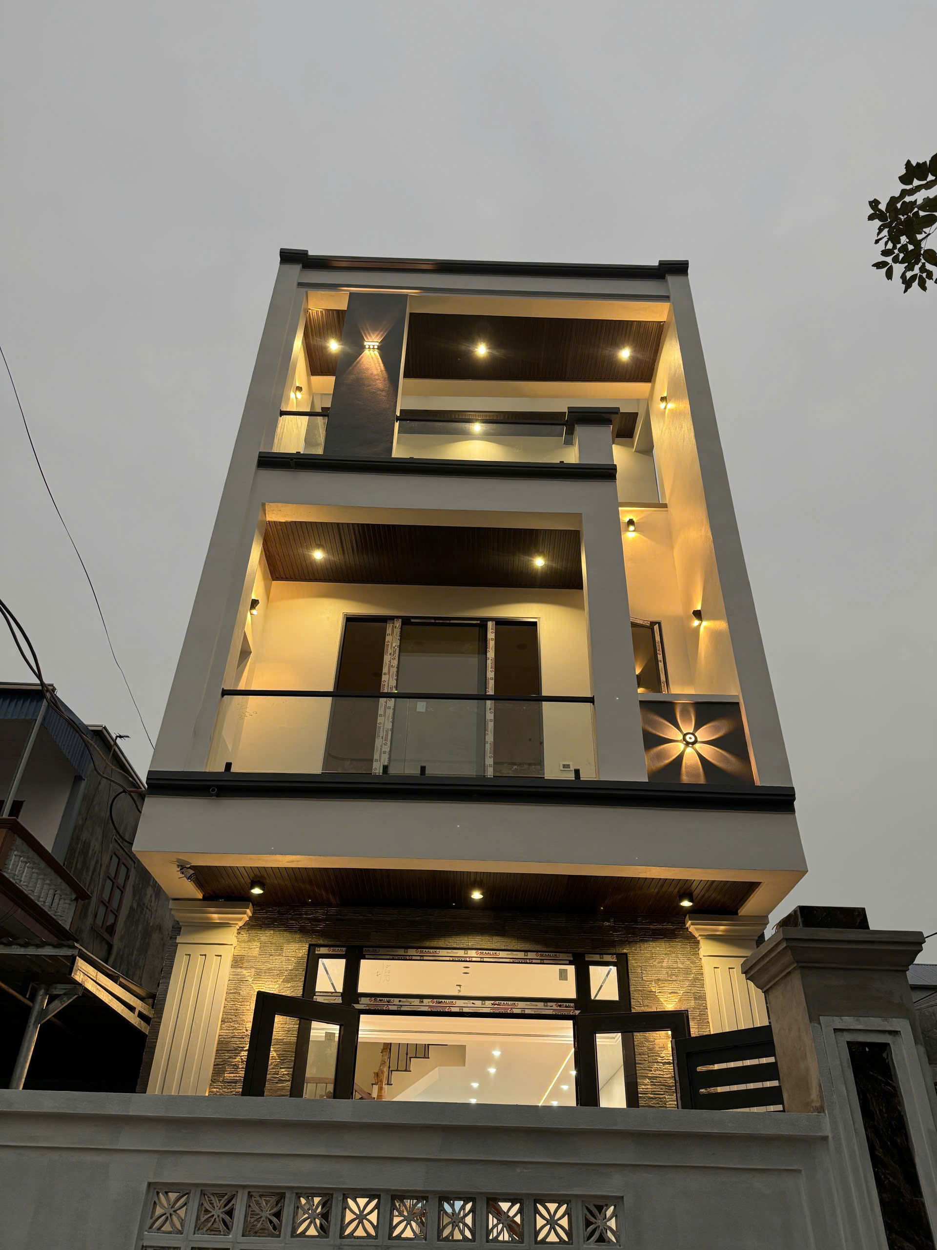 Nhà phố về đêm Panel